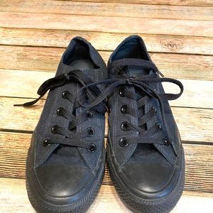 Unisex Black Converse/ Black on Black Low Top Flat